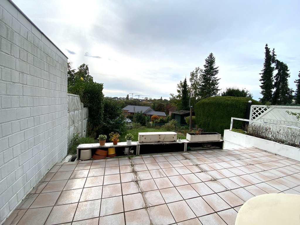 Terrasse mit Blick auf den Garten