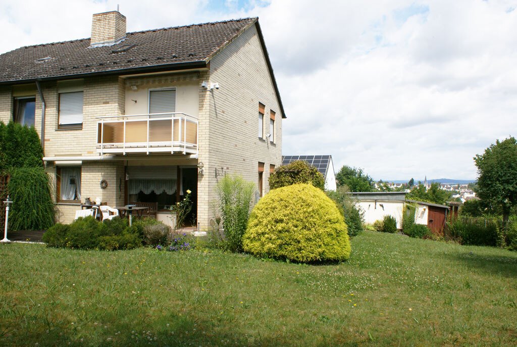 + FÜR DIE FAMILIE + Tolles Doppelhaus mit riesigem Garten direkt am Feld gelegen + FÜR DIE FAMILIE + Tolles Doppelhaus mit riesigem Garten direkt am Feld gelegen